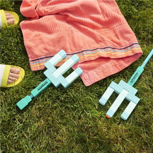 Super Soaker Minecraft Trident Water Blaster, Pull Back Plunger Handle, - Picture 5 of 5